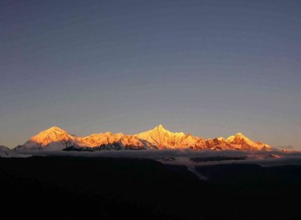 麗江景點(diǎn)朝拜梅里雪山常規(guī)四日游