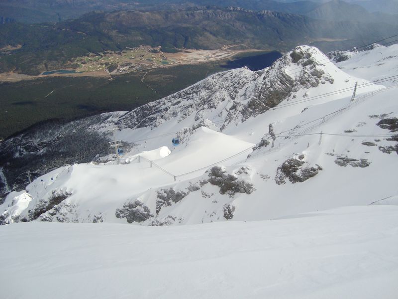 玉龍雪山下面.jpg